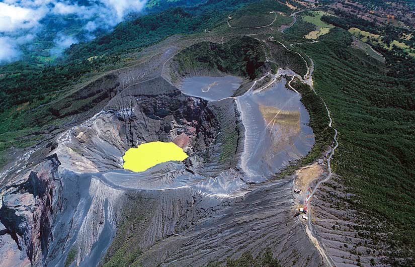 irazu-volcano-tour
